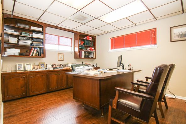 1017 W South St, Alvin, TX 77511